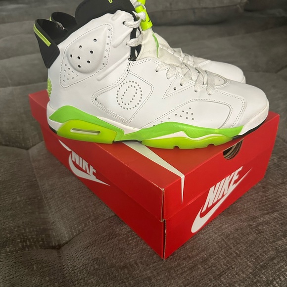 Jordan 6 Oregon - Picture 6 of 6